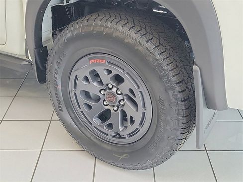 New 2025 Nissan Frontier PRO-4X w/ Pro Premium Package image 3