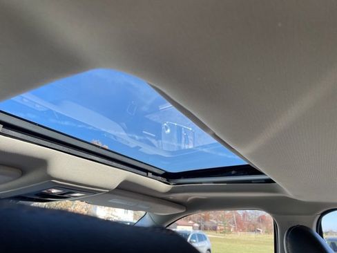 Used 2018 RAM 1500 Laramie image 9