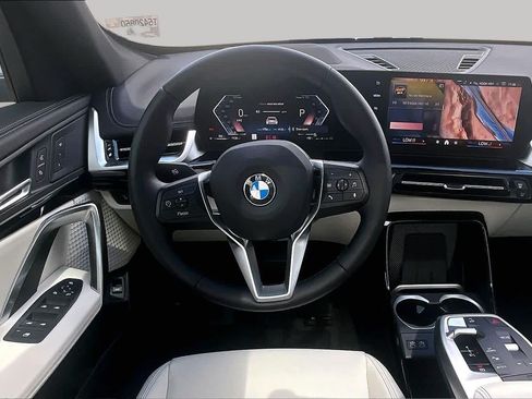 Used 2026 BMW X1 xDrive28i w/ Technology Package AWD/4WD image 5