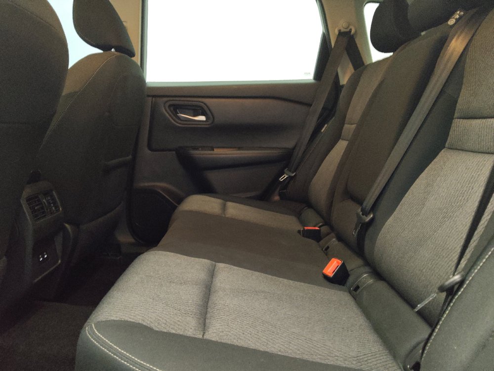 Used 2025 Nissan Rogue SV AWD/4WD image 18