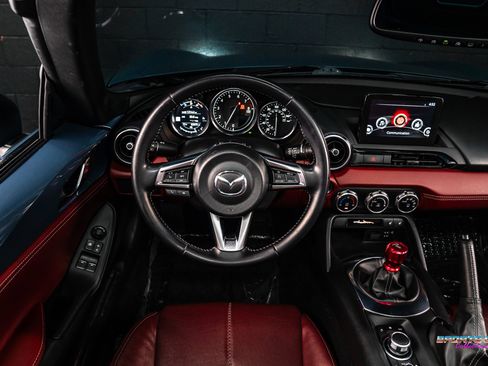 Used 2020 MAZDA MX-5 Miata Grand Touring image 16