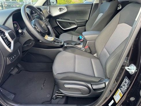 Certified 2025 Kia Soul LX FWD image 14