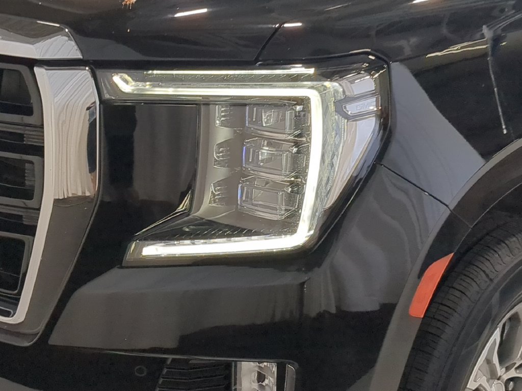 Used 2023 GMC Yukon SLE AWD/4WD image 11
