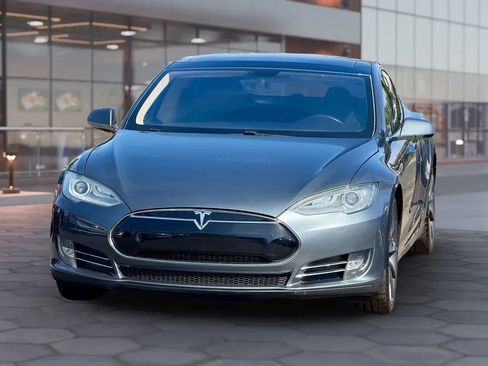 Used 2013 Tesla Model S Performance image 24