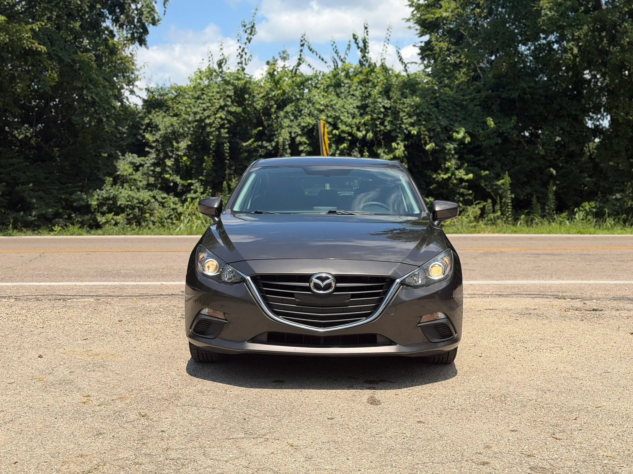 Used 2016 MAZDA MAZDA3 i Sport FWD image 2