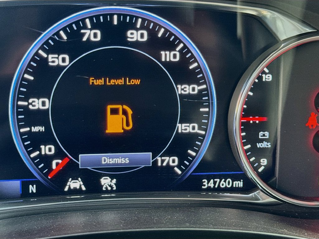 Used 2023 Chevrolet Traverse Premier FWD image 12