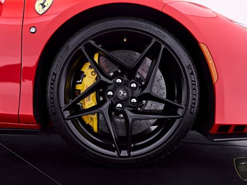 Used 2022 Ferrari F8 Tributo RWD image 34