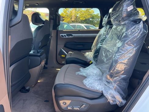 New 2026 Kia EV9 GT-Line image 12