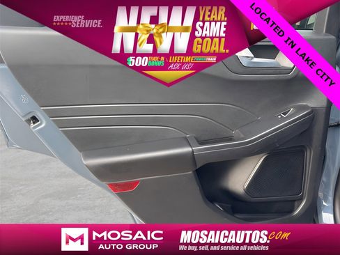 Used 2025 Ford Escape ST-Line image 19