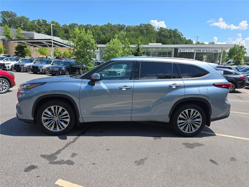 Used 2021 Toyota Highlander Platinum AWD/4WD image 6