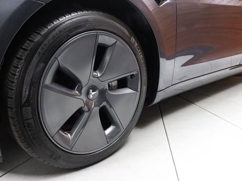 Used 2023 Tesla Model 3 Standard Range image 16