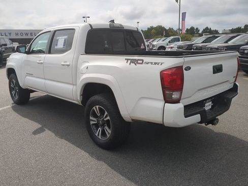 Used 2016 Toyota Tacoma TRD Sport w/ Towing Package RWD image 5