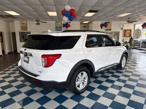 Used 2020 Ford Explorer XLT AWD/4WD image 7