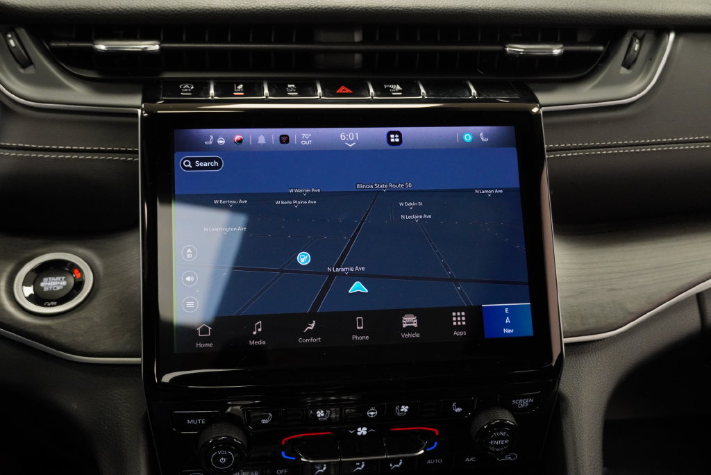 Certified 2025 Jeep Grand Cherokee Limited w/ Luxury Tech Group II AWD/4WD image 25