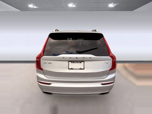 Used 2018 Volvo XC90 T6 Momentum w/ Convenience Package image 10