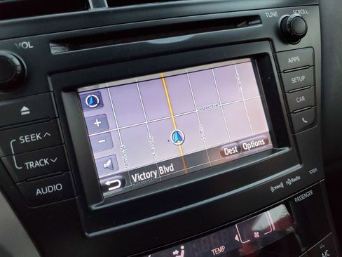 Used 2012 Toyota Prius V Five FWD image 16