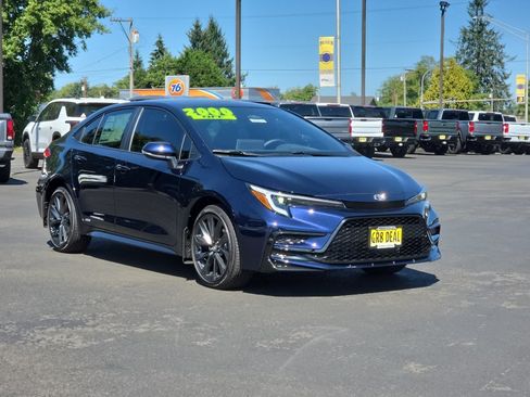 New 2026 Toyota Corolla SE AWD/4WD image 2