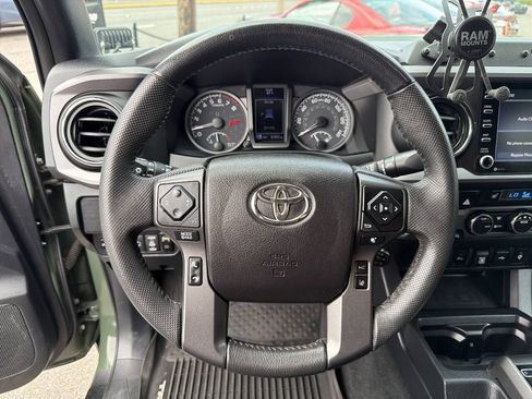 Used 2021 Toyota Tacoma TRD Off-Road w/ TRD Premium Off Road Package AWD/4WD image 44