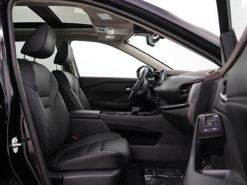Used 2023 Nissan Rogue SV w/ SV Premium B Package AWD/4WD image 11