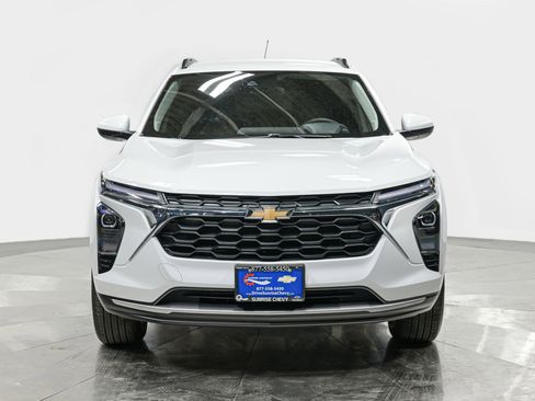 Used 2024 Chevrolet Trax LT FWD image 12