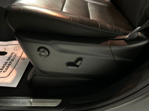 Used 2025 Dodge Durango GT image 13