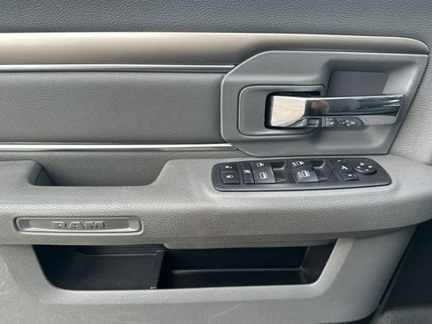 Used 2019 RAM 1500 Classic SLT w/ Black Appearance Group image 12