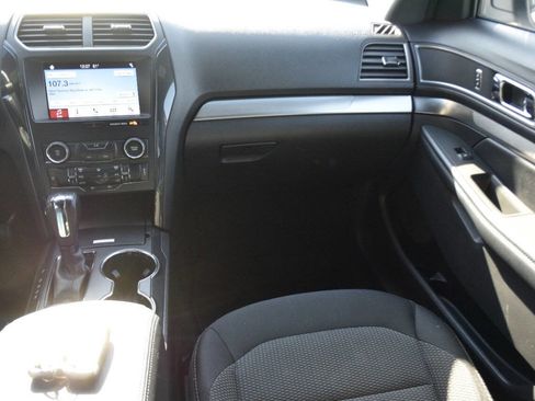 Used 2018 Ford Explorer XLT w/ Equipment Group 201A image 25