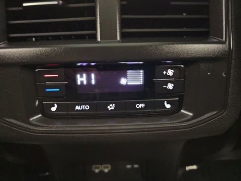 Used 2021 Volkswagen Atlas SEL Premium image 32