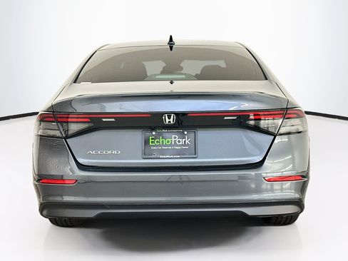 Used 2025 Honda Accord SE image 7