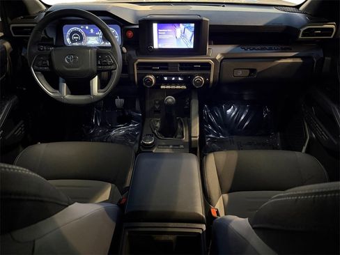 Certified 2025 Toyota Tacoma TRD Off-Road image 12