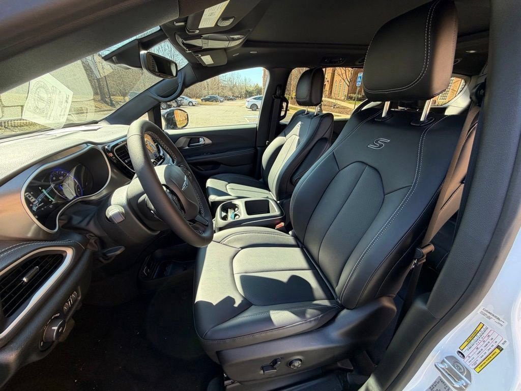 New 2026 Chrysler Pacifica Select w/ S Appearance Package FWD image 15