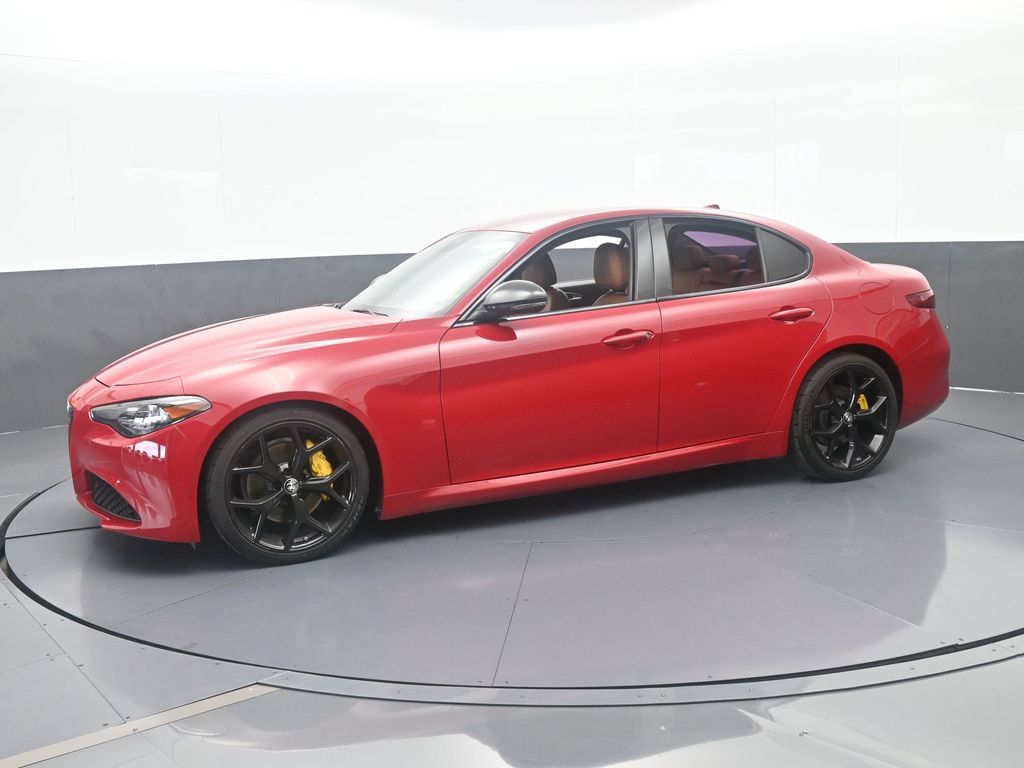 Used 2020 Alfa Romeo Giulia w/ Nero Edizione RWD image 2