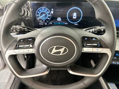 Used 2025 Hyundai Elantra Limited FWD image 23