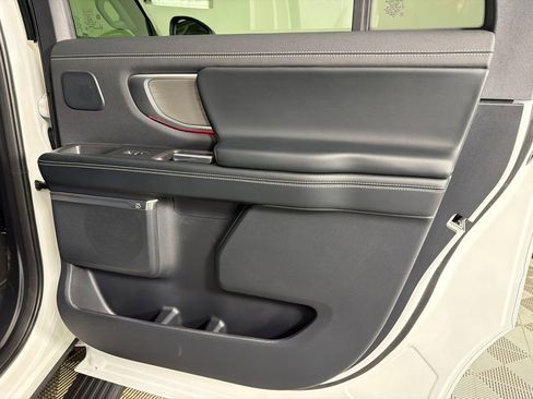 Used 2025 Ford Expedition Max Platinum w/ Driver's Package image 18