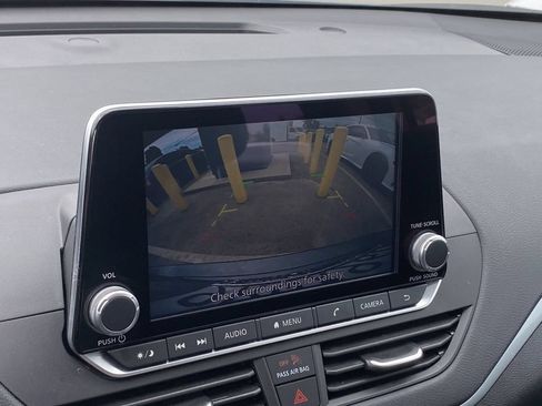 Used 2025 Nissan Altima 2.5 S FWD image 10