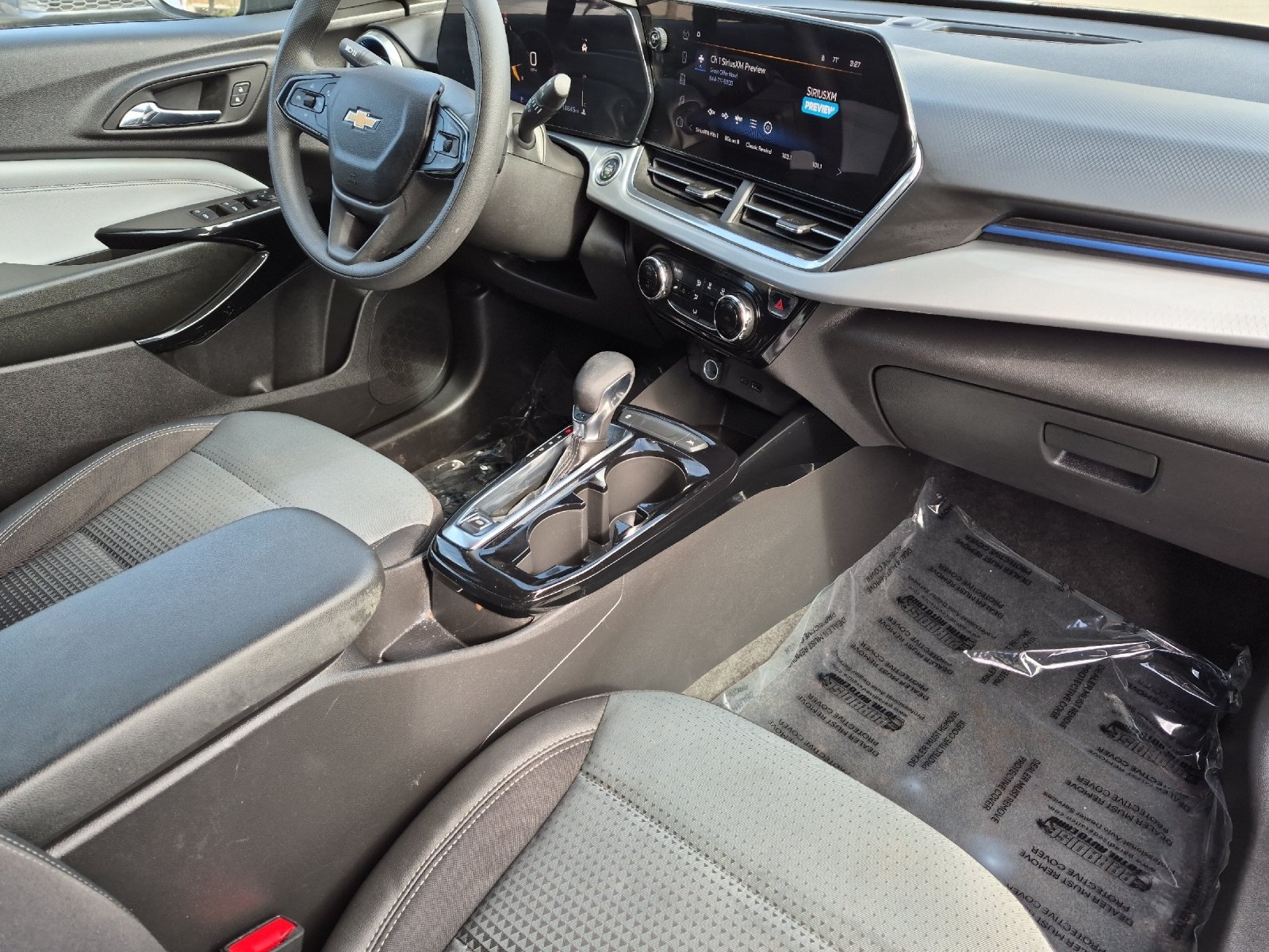 Used 2026 Chevrolet Trax LT FWD image 15