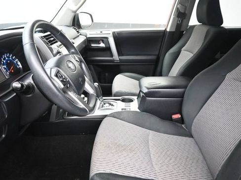 Used 2018 Toyota 4Runner SR5 AWD/4WD image 17