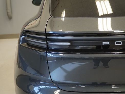 New 2026 Porsche Macan 4 Electric image 6