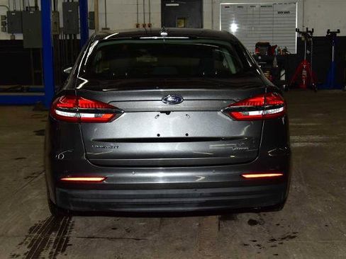 Certified 2020 Ford Fusion SE image 4
