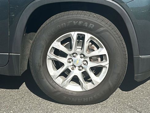 Certified 2019 Chevrolet Traverse LT image 12