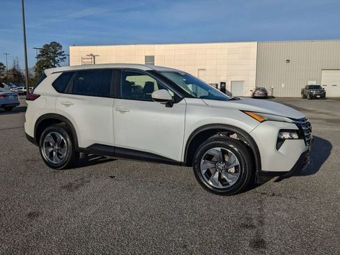 Certified 2024 Nissan Rogue SV image 2