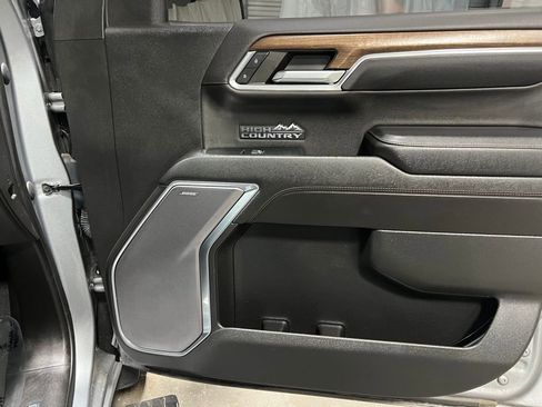 Used 2023 Chevrolet Silverado 1500 High Country image 11