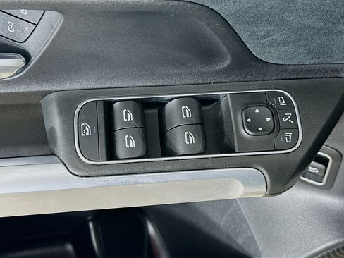 Certified 2023 Mercedes-Benz GLB 35 AMG 4MATIC image 23