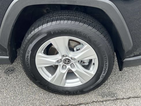 Used 2021 Toyota RAV4 XLE image 12