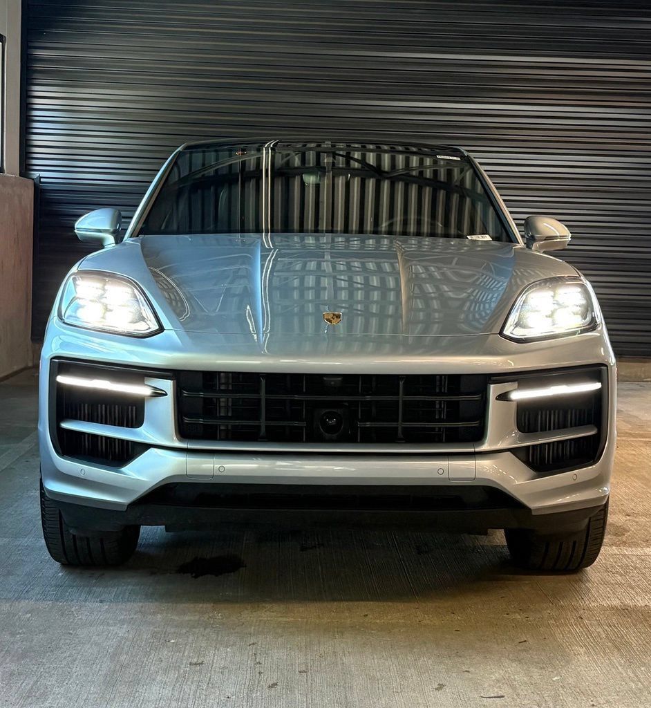 Used 2026 Porsche Cayenne Coupe AWD/4WD image 6