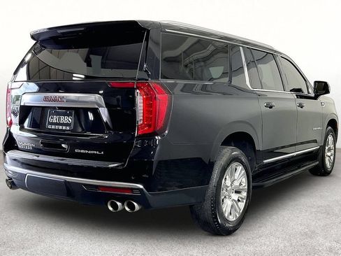 Used 2022 GMC Yukon XL Denali AWD/4WD image 2