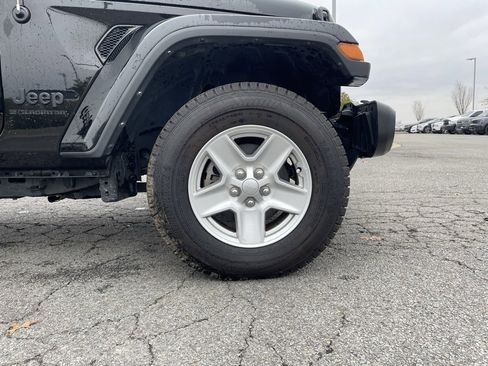Used 2023 Jeep Gladiator Sport image 31