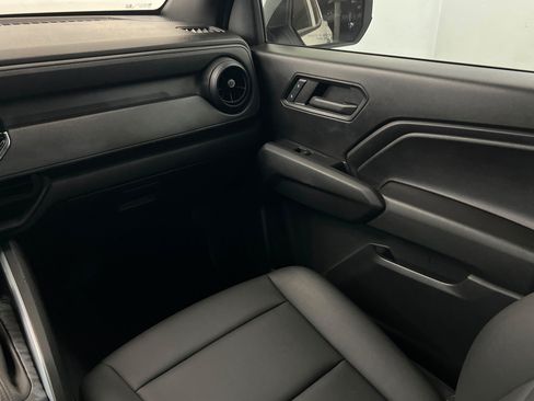 Used 2024 Chevrolet Colorado Trail Boss w/ Advanced Trailering Package AWD/4WD image 11