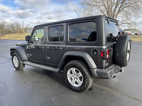 Used 2020 Jeep Wrangler Unlimited Sport S AWD/4WD image 3