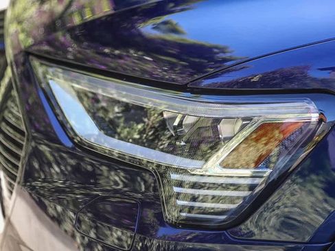 Used 2022 Audi e-tron Premium w/ Convenience Plus Package image 7